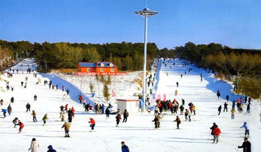  棋盘山滑雪场